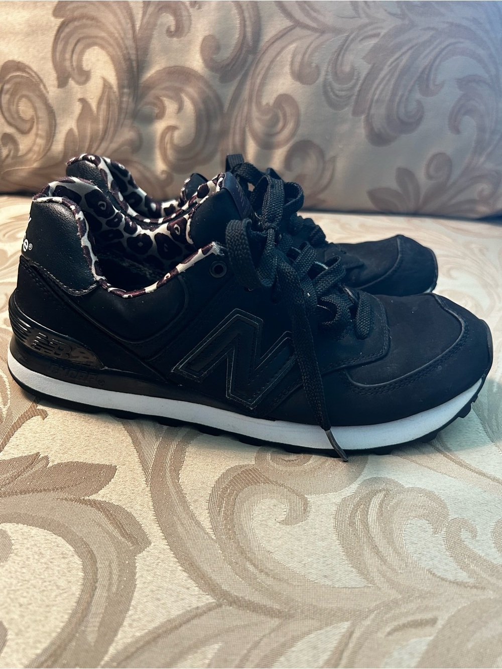 New Balance Womens 7 Black Sneakers Leopard-Print Lining Trim Athletic Shoes